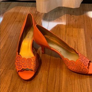 Bandolino coral heels